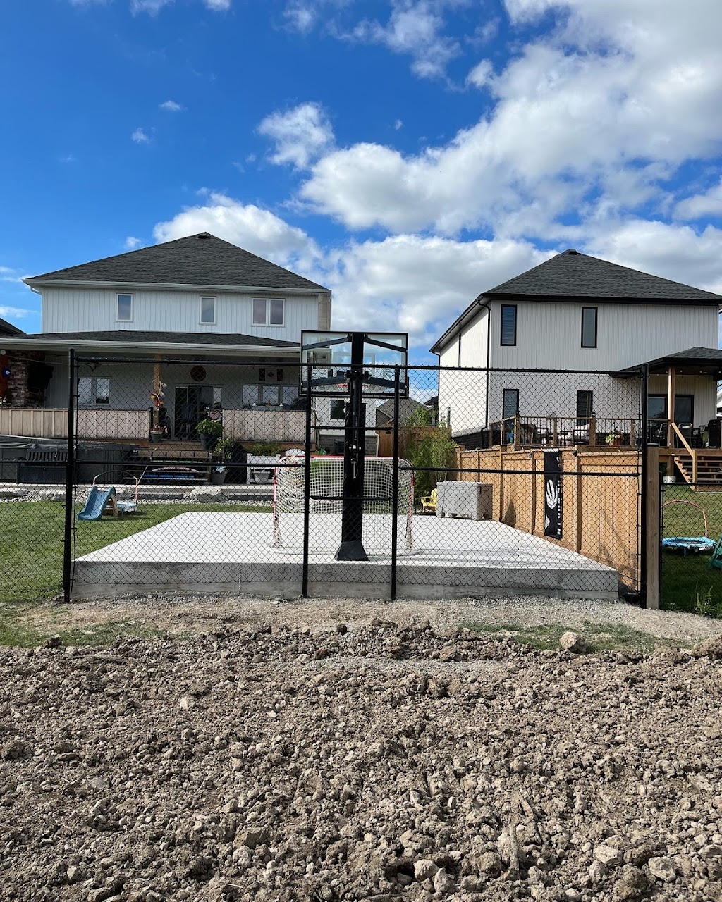VanDuzen Fence & Post | 5966 Sherkston Rd, Sherkston, ON L0S 1R0, Canada | Phone: (905) 941-0991