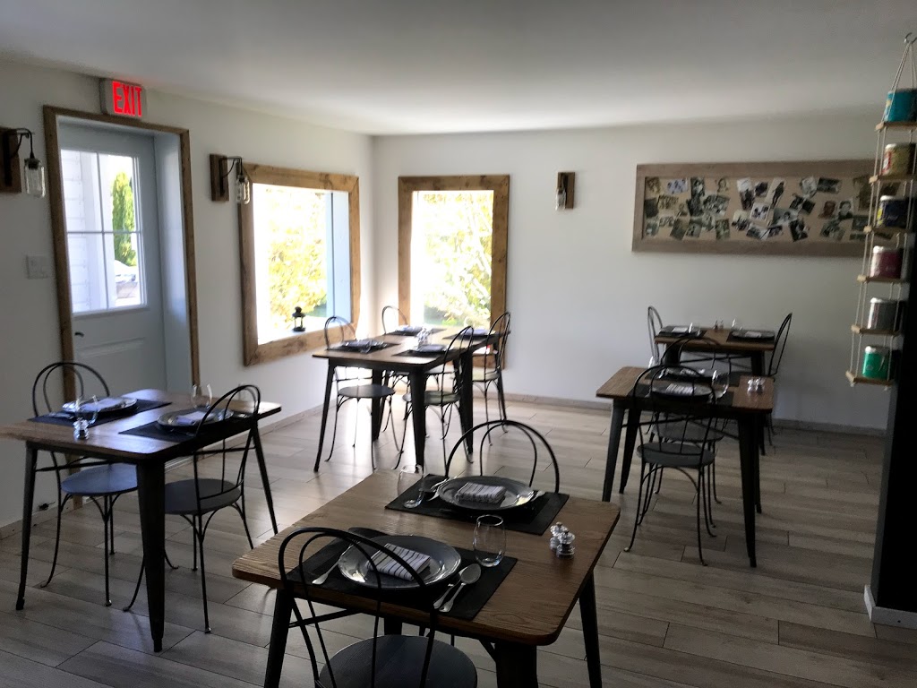 En Faim Chez Nous | 6220 Rue Morin, Val-Morin, QC J0T 2R0, Canada | Phone: (819) 320-0441