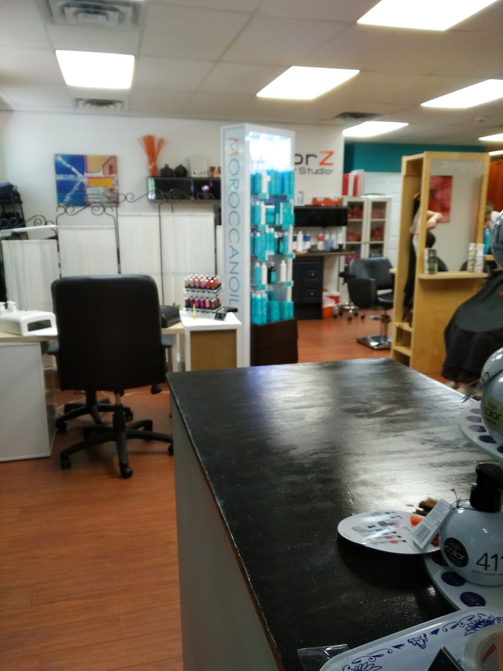 Zcizzorz Hair Studio Plus | 581 Manitoba St, Bracebridge, ON P1L 1W9, Canada | Phone: (705) 646-0325