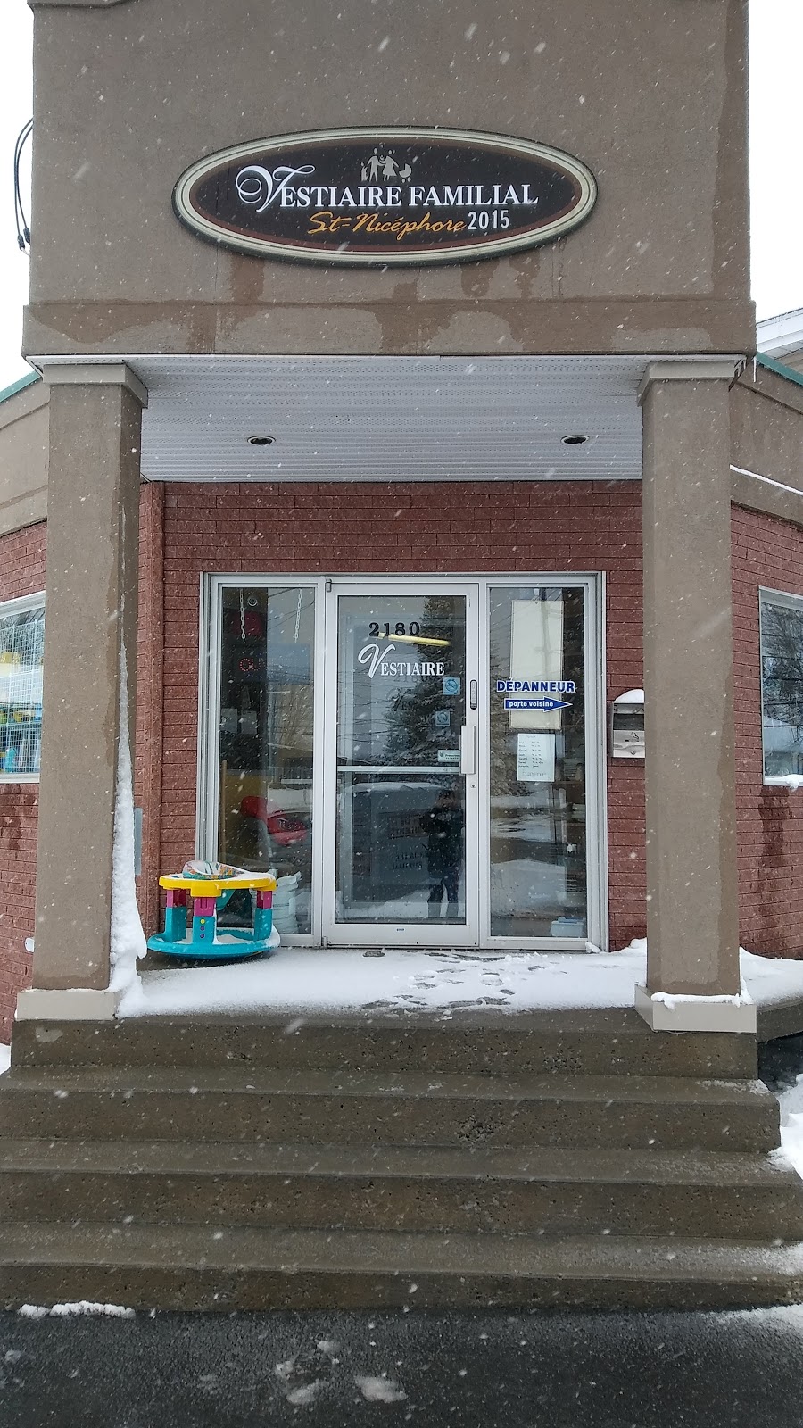 Vesitaire Familial | 2180 route 139 Saint-Nicéphore, Saint-Nicéphore, QC J2A 2G2, Canada | Phone: (819) 472-3501