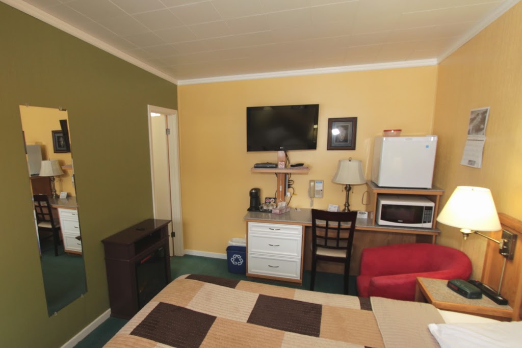 BraeBurn Inn | 750 Bay Ave S, Fort QuAppelle, SK S0G 1S0, Canada | Phone: (306) 332-5757