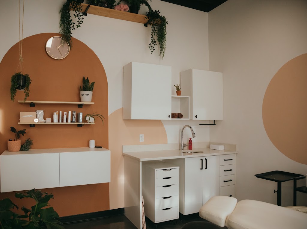 Honeybee Beauty | 3440 Fairway Plaza Rd S Studio 1008, Lethbridge, AB T1K 7T5, Canada | Phone: (587) 220-5406