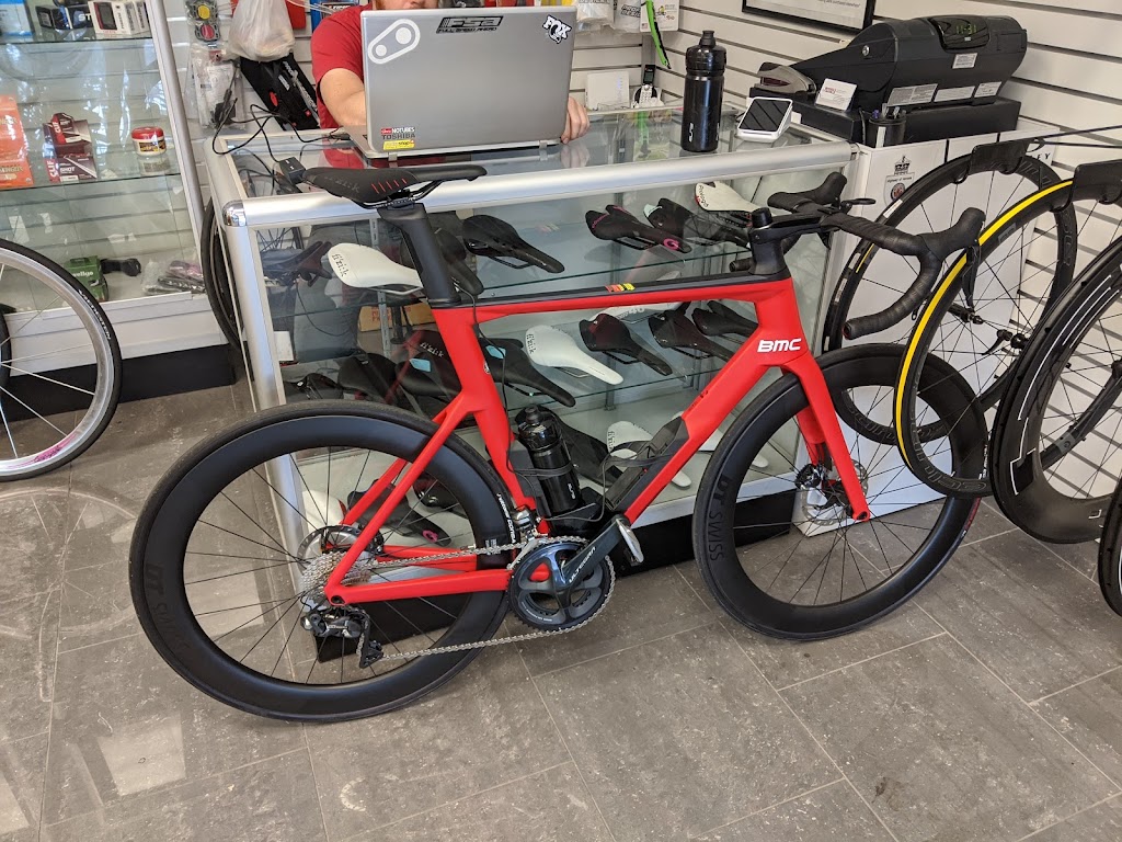 Wheels Of Oakville | 2371 Lakeshore Rd W, Oakville, ON L6L 1H4, Canada | Phone: (905) 825-0055