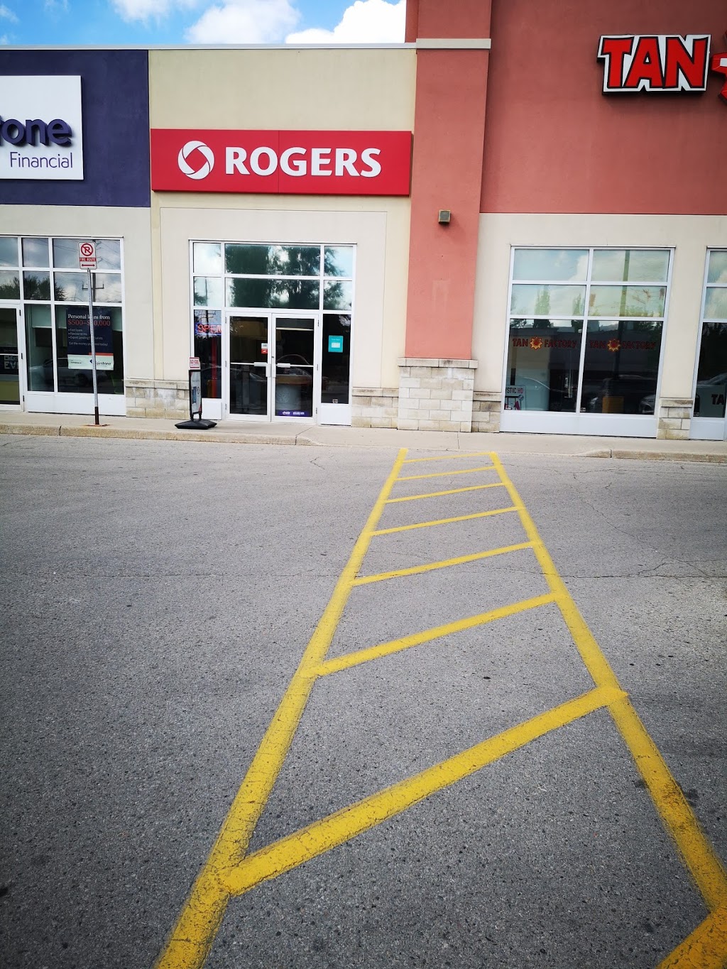 SmartCentres London East (Argyle Mall) | 1925 Dundas St, London, ON N5V 1P7, Canada | Phone: (905) 760-6200