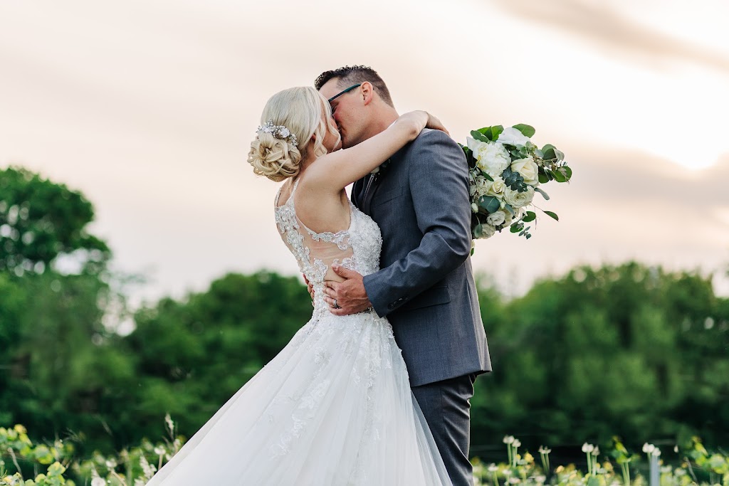Christina Guida Photography | 26 Carey Ln, Bowmanville, ON L1C 0P2, Canada | Phone: (905) 926-9944