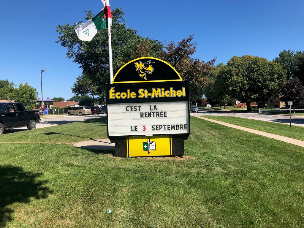 École élémentaire catholique Saint-Michel | 33 Sherman St, Leamington, ON N8H 5H6, Canada | Phone: (519) 326-6125