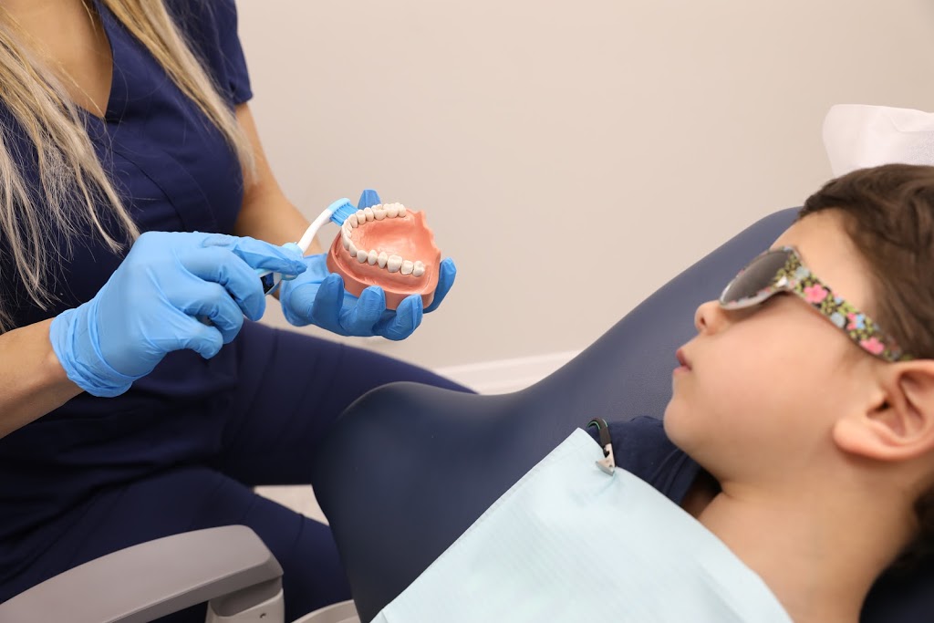 Monarch Dentistry at Mi Clinic | 2690 Erin Centre Blvd, Mississauga, ON L5M 5P5, Canada | Phone: (905) 828-4200