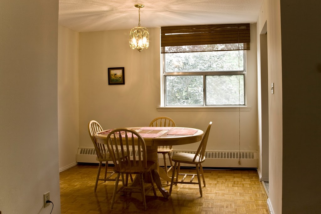 The Sprucedales Apartments | 245 Westwood Rd, Guelph, ON N1H 7H5, Canada | Phone: (519) 763-0356