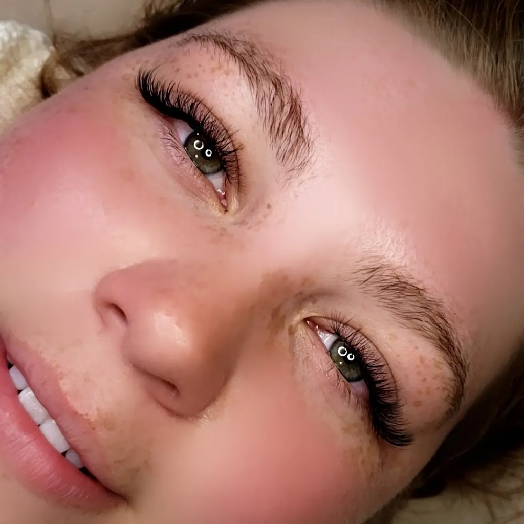 Lash Beauty by Chantel | 1 Lockerbie Cres, Collingwood, ON L9Y 4S1, Canada | Phone: (705) 984-1781
