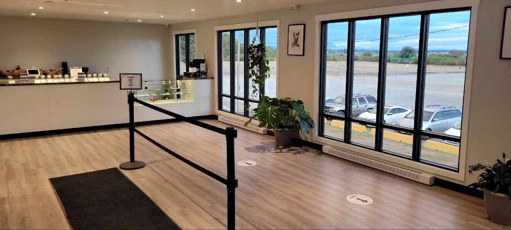 Semiahmoo Canna Store | 15782 Marine Dr #7, White Rock, BC V4B 1E6, Canada | Phone: (778) 537-1110