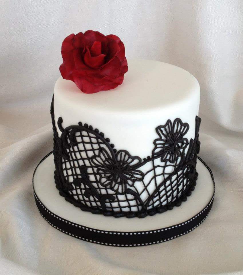 Charismatic Cakes by Jenn | 78 Meadowglade Rd, Courtice, ON L1E 3H9, Canada | Phone: (905) 721-2026