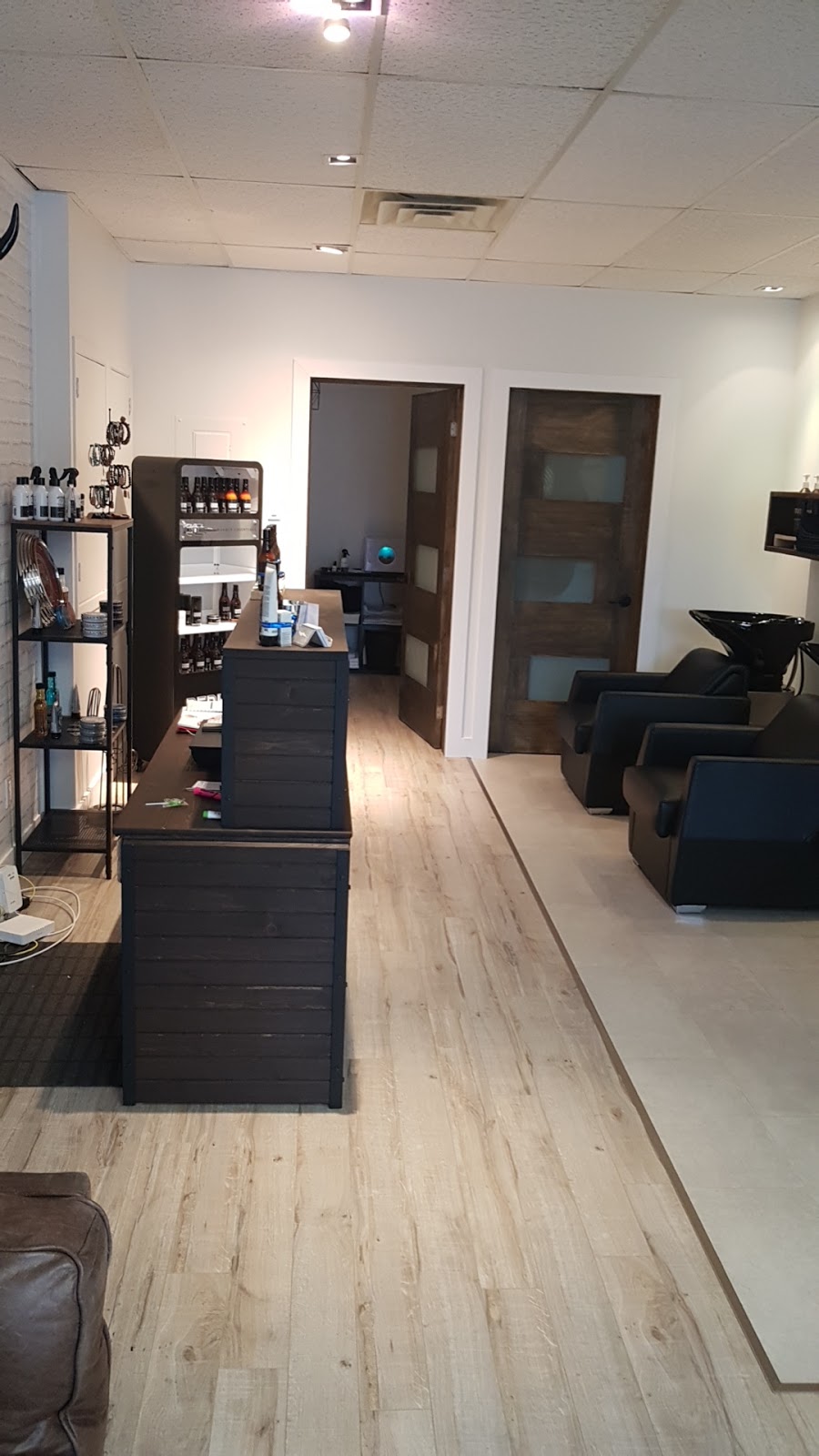 Salon de barbier le vrai gentleman | 152 Montée du Comté, Les Coteaux, QC J7X 1A2, Canada | Phone: (438) 501-8000