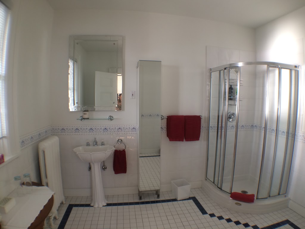 Emerillon Bed & Breakfast (l ) | 890 TURCOTTE TSSE, Trois-Rivières, QC G9A 5C5, Canada | Phone: (819) 841-4429