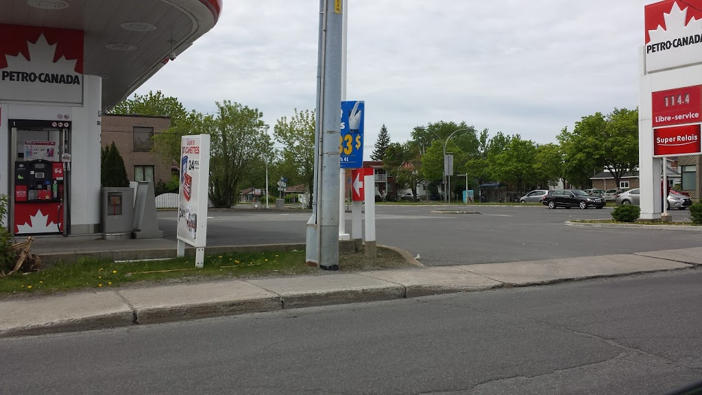 Petro-Canada | 500 Boulevard des Laurentides, Laval, QC H7G 2V1, Canada | Phone: (450) 667-6787