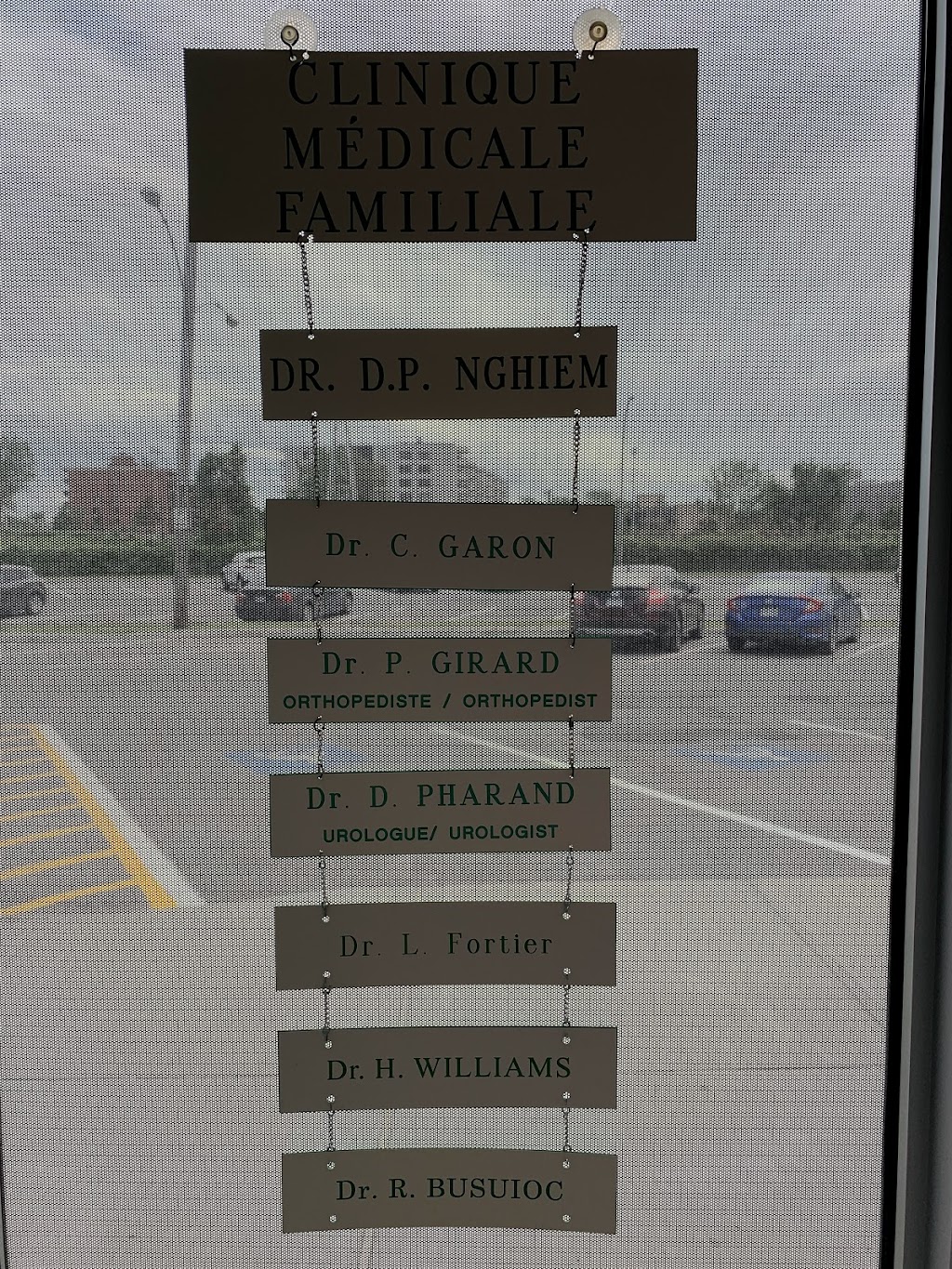 Medical Clinic McDermott | 37 Ave Donegani, Pointe-Claire, QC H9R 2V7, Canada | Phone: (514) 697-8242