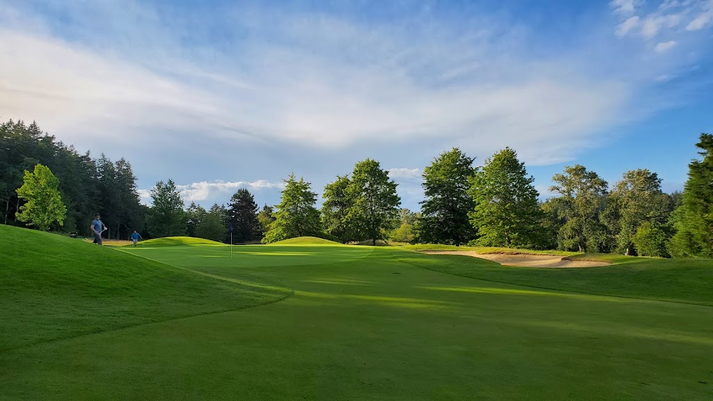 Cordova Bay Golf Course | 5333 Cordova Bay Rd, Victoria, BC V8Y 2L3, Canada | Phone: (250) 658-4444