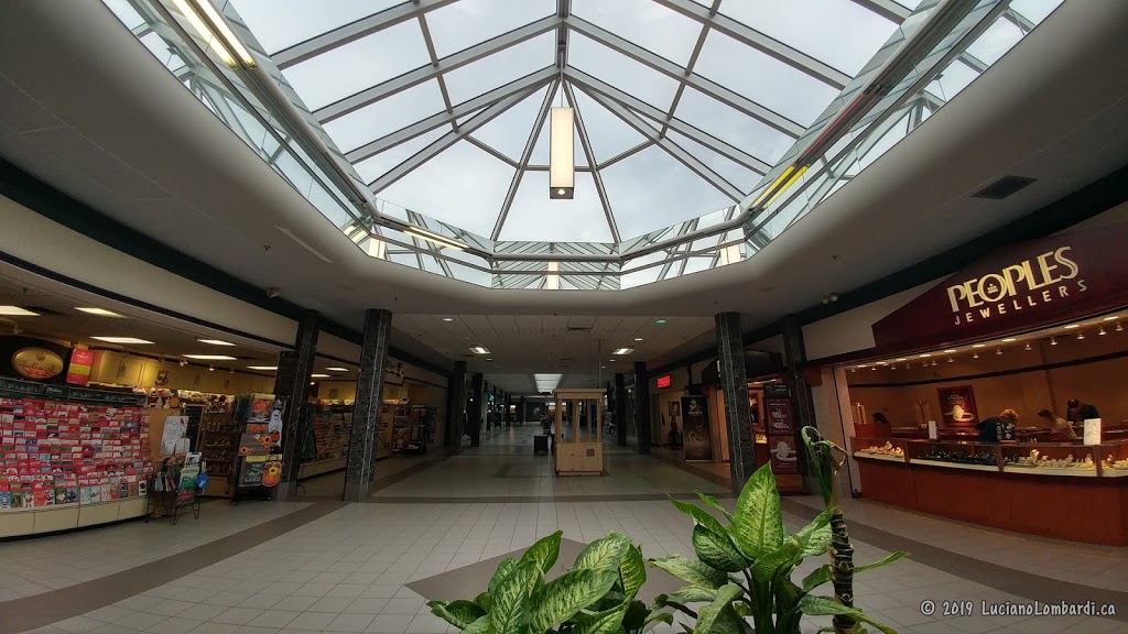 Lindsay Square Mall | 401 Kent St W, Lindsay, ON K9V 4Z1, Canada | Phone: (705) 878-1524