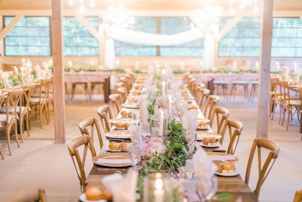 Exquisite Decor Event Rentals | 134 Raglan St S, Renfrew, ON K7V 1R1, Canada | Phone: (613) 627-2601