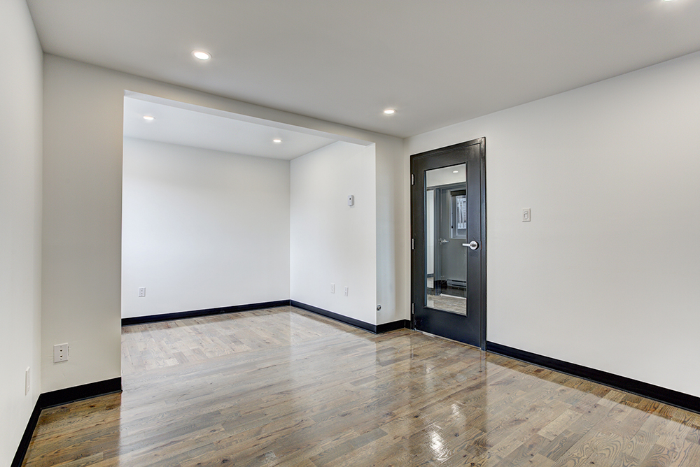 Location Bureau Laval | 1811 Boulevard des Laurentides, Laval, QC H7M 2P7, Canada | Phone: (438) 373-9263