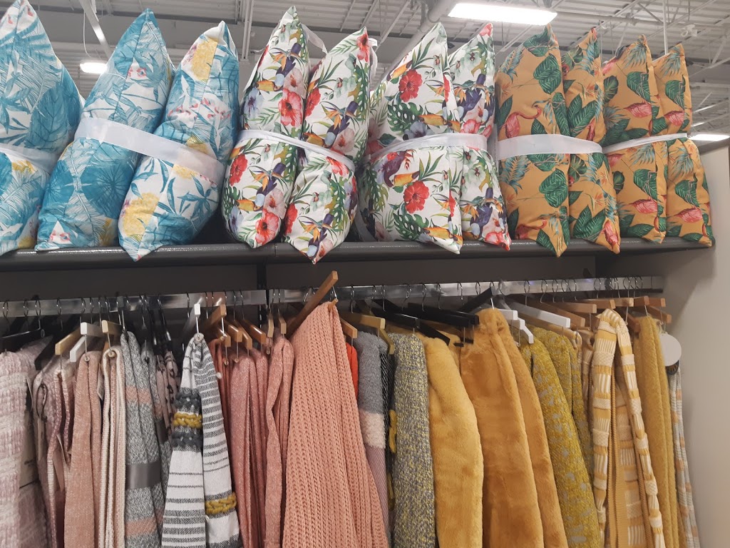 Zara | 3625 Shaganappi Trail NW W150, Calgary, AB T3A 0E2, Canada | Phone: (403) 202-0520