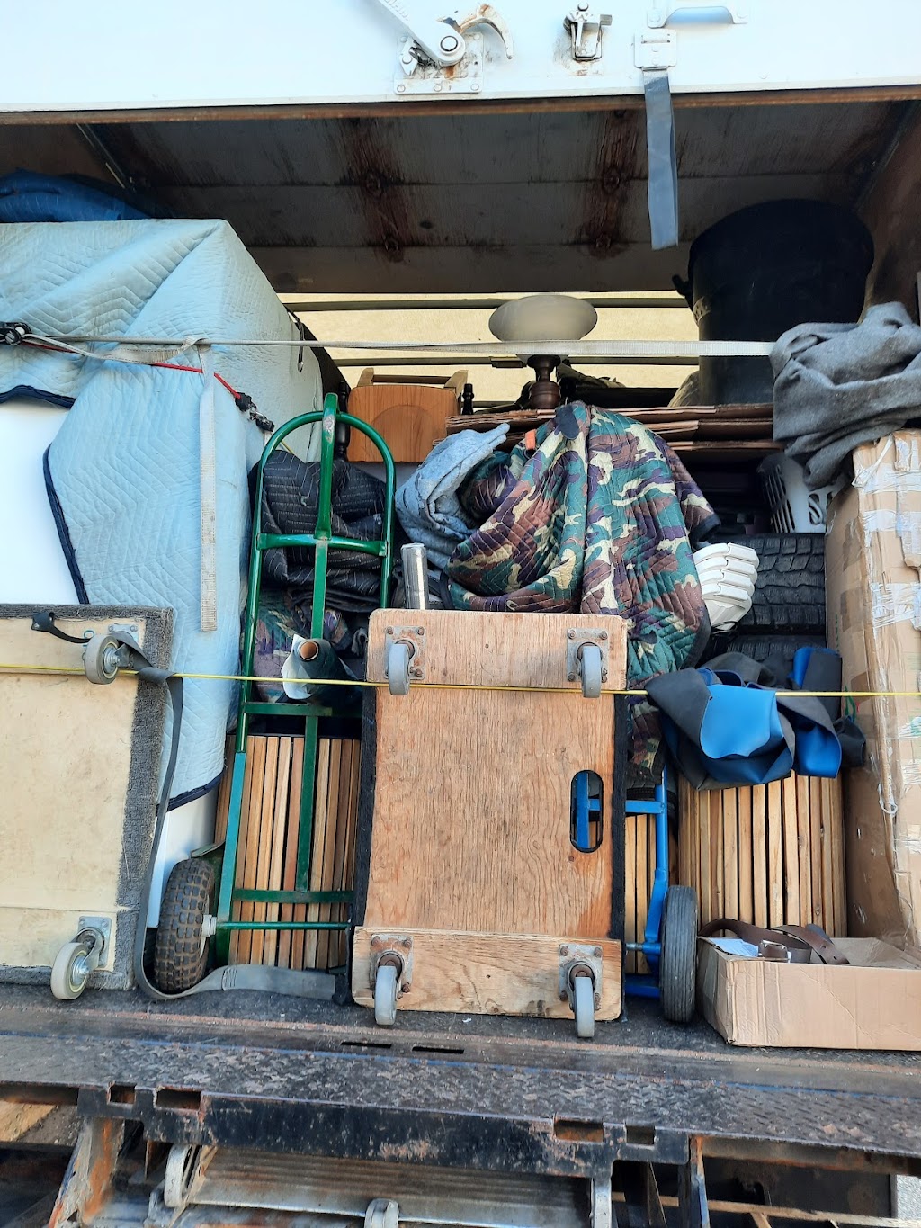 Pro Metro Movers | 1825 Russell Rd, Ottawa, ON K1G 3T4, Canada | Phone: (613) 606-2932