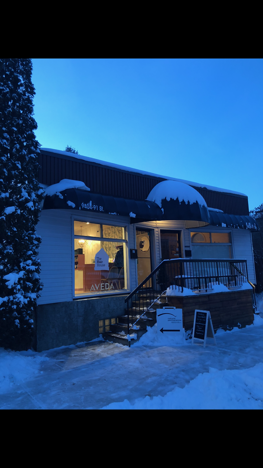 Hair House YEG | 9404 91 St, Edmonton, AB T6C 3P4, Canada | Phone: (780) 469-2552