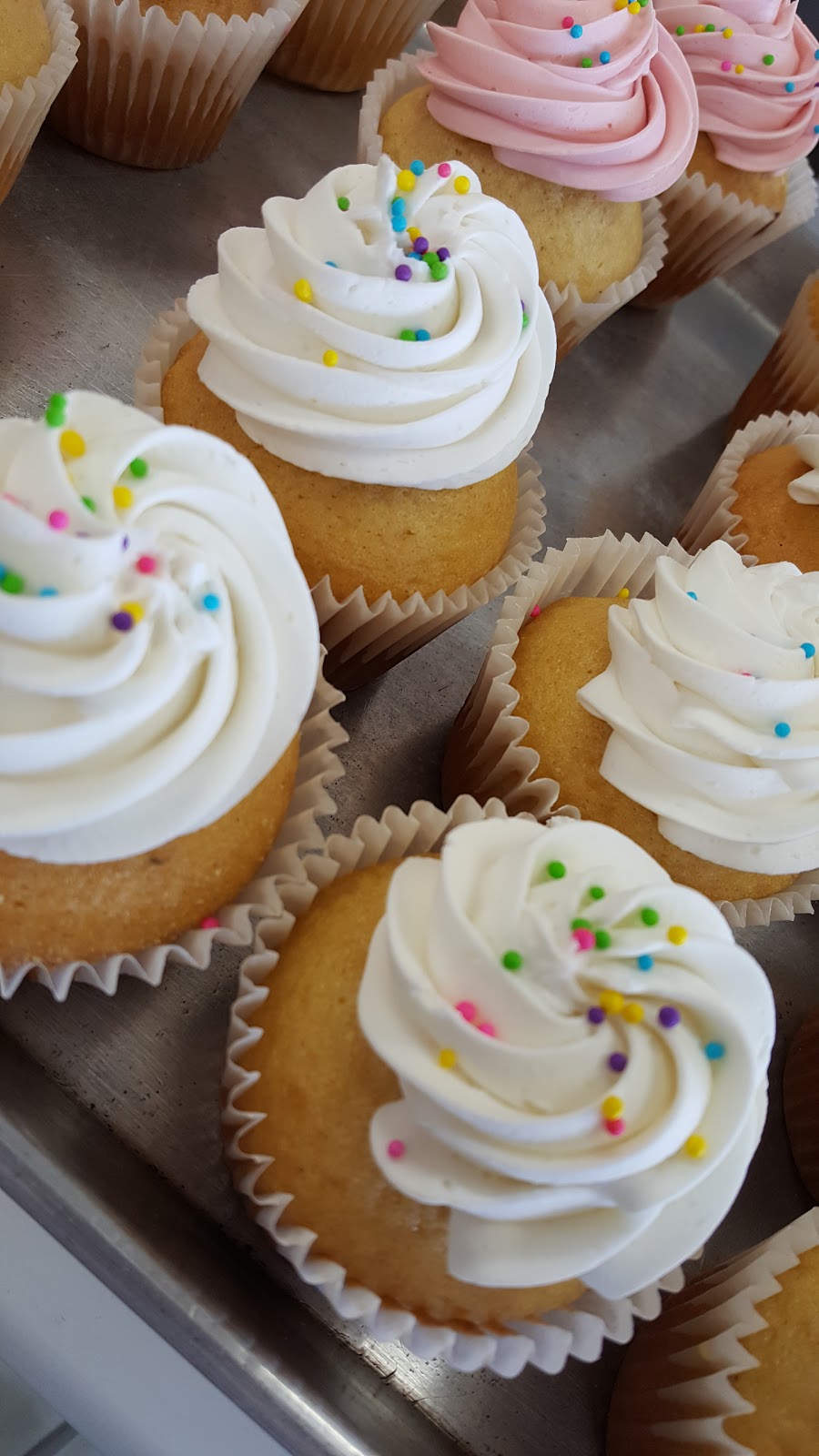 Aveiro Bakery | 2530 Sixth Line Unit 12, Oakville, ON L6H 6W5, Canada | Phone: (289) 725-0338