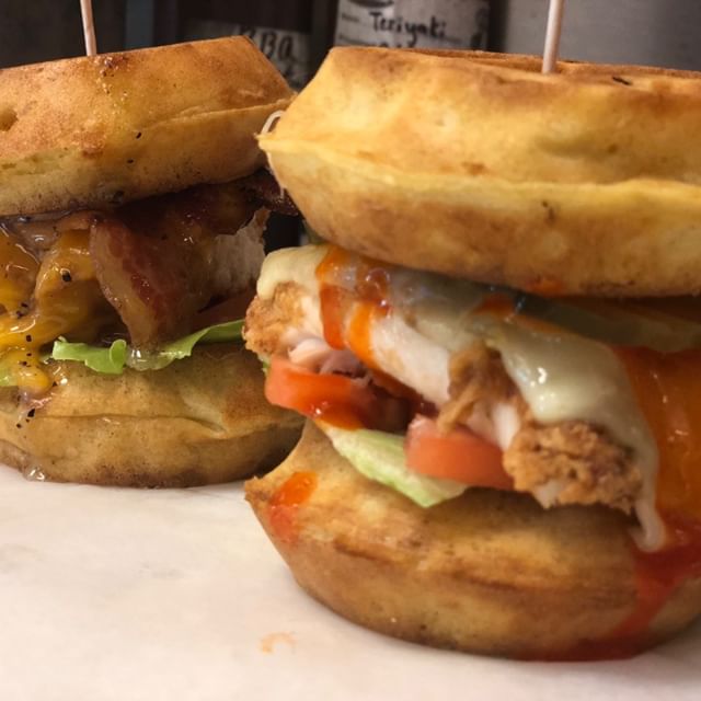Mumbles Chicken & Waffles | 3118 Main St, Buffalo, NY 14214, USA | Phone: (716) 253-8091