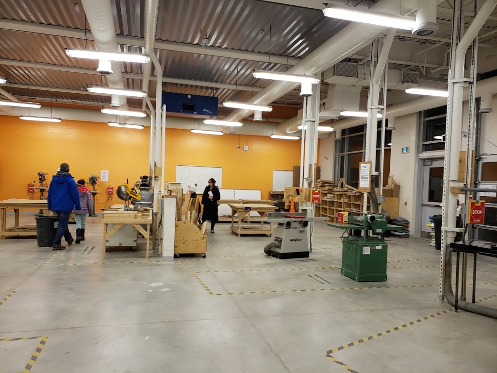 Collège catholique Mer Bleue | 6401 Renaud Rd, Navan, ON K1W 0H8, Canada | Phone: (613) 744-4022