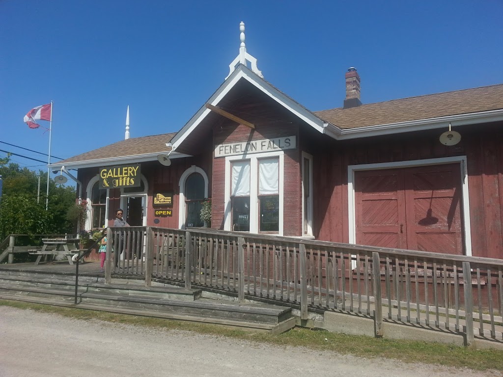 Beer Store | 125 Lindsay St, Fenelon Falls, ON K0M 1N0, Canada | Phone: (705) 887-3222
