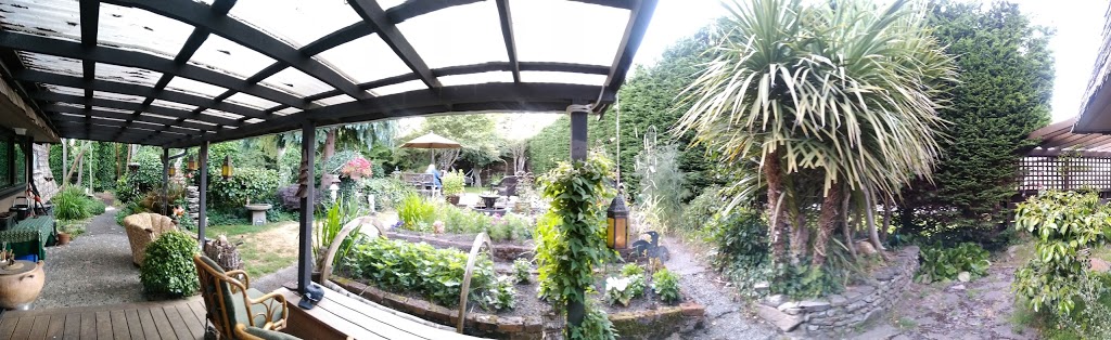 Salish Sea Beach House B&B | 9314 Lochside Dr, North Saanich, BC V8L 1N5, Canada | Phone: (778) 426-3756