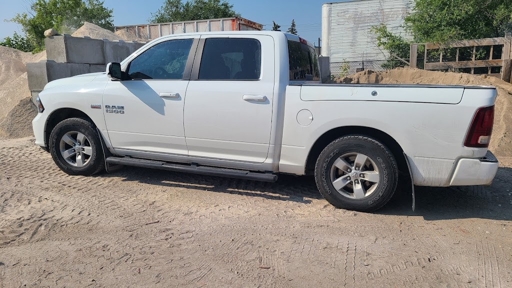 Superior Soil & Sod Supply Ltd | 595 Munroe Ave, Winnipeg, MB R2K 1H7, Canada | Phone: (204) 663-5019
