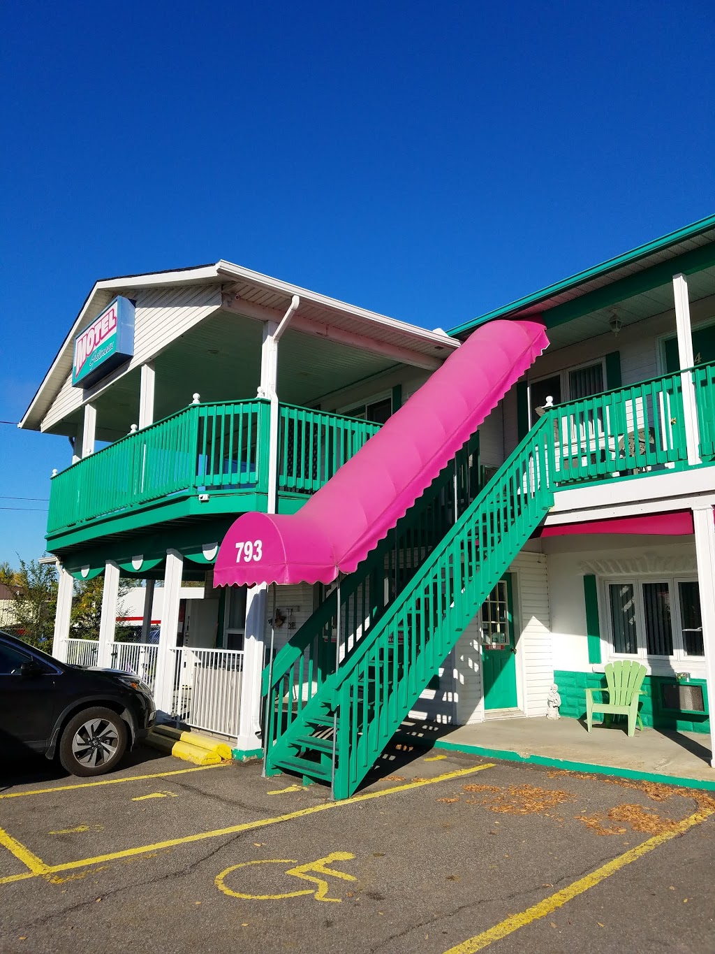 Motel Gatineau | 793 Boulevard Maloney E, Gatineau, QC J8P 1G5, Canada | Phone: (819) 663-4208