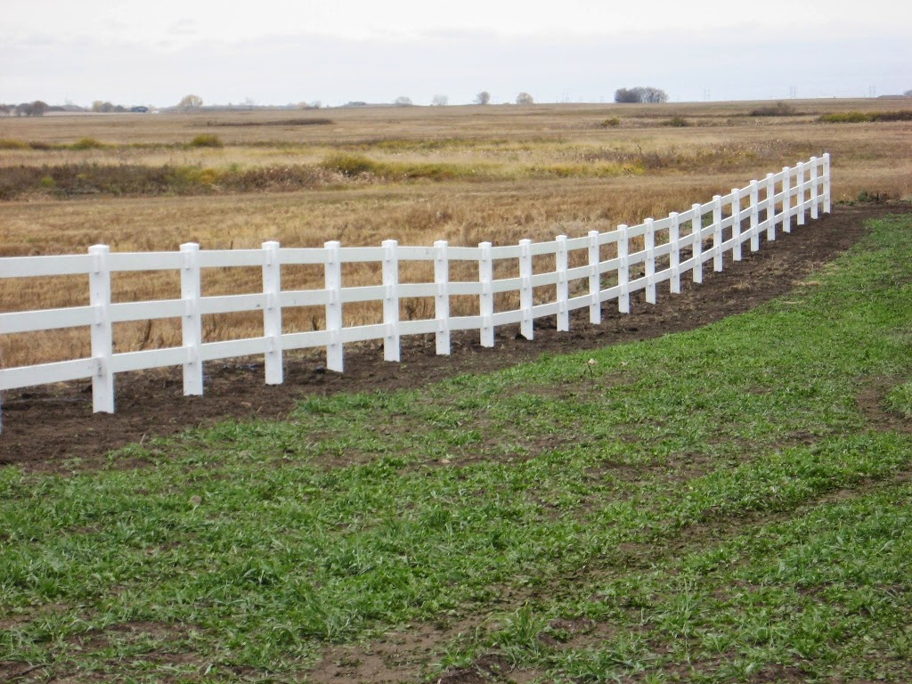 Strictly Fences | 1845 Paul Dr, Moose Jaw, SK S6H 4P8, Canada | Phone: (306) 692-4303
