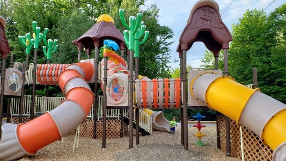 Camping Vacances Bromont | 22 Rue Bleury, Bromont, QC J2L 1B3, Canada | Phone: (450) 534-4434