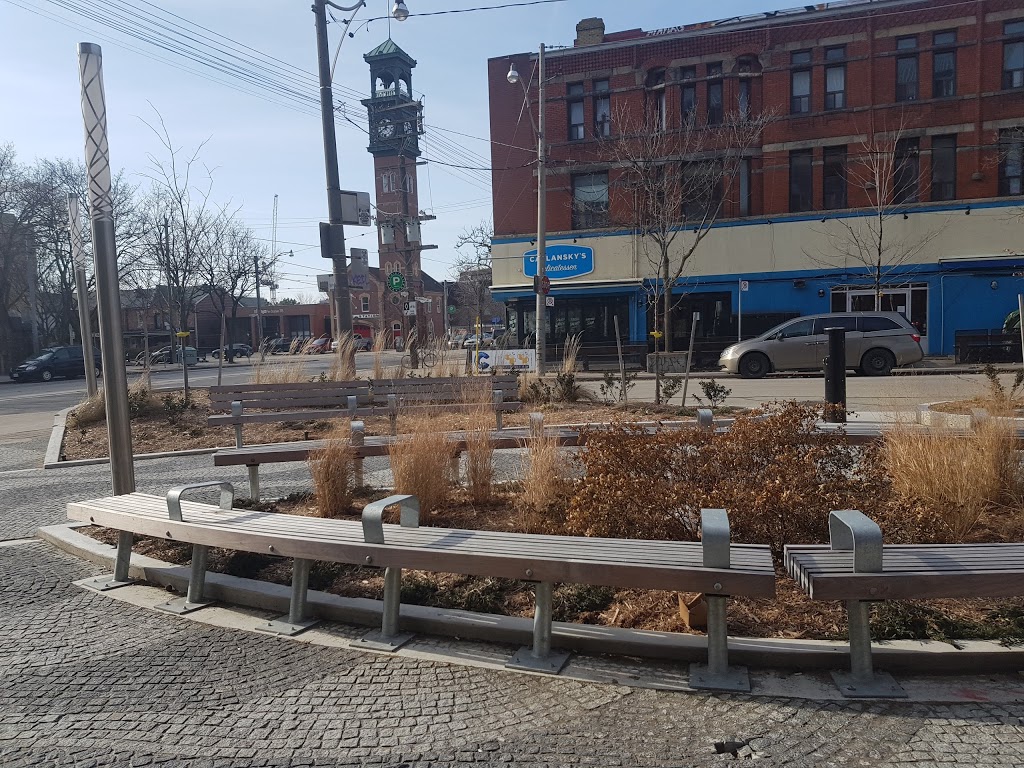 The Doctors Parkette | 15 Brunswick Ave, Toronto, ON M5T 3A9, Canada | Phone: (416) 338-4386