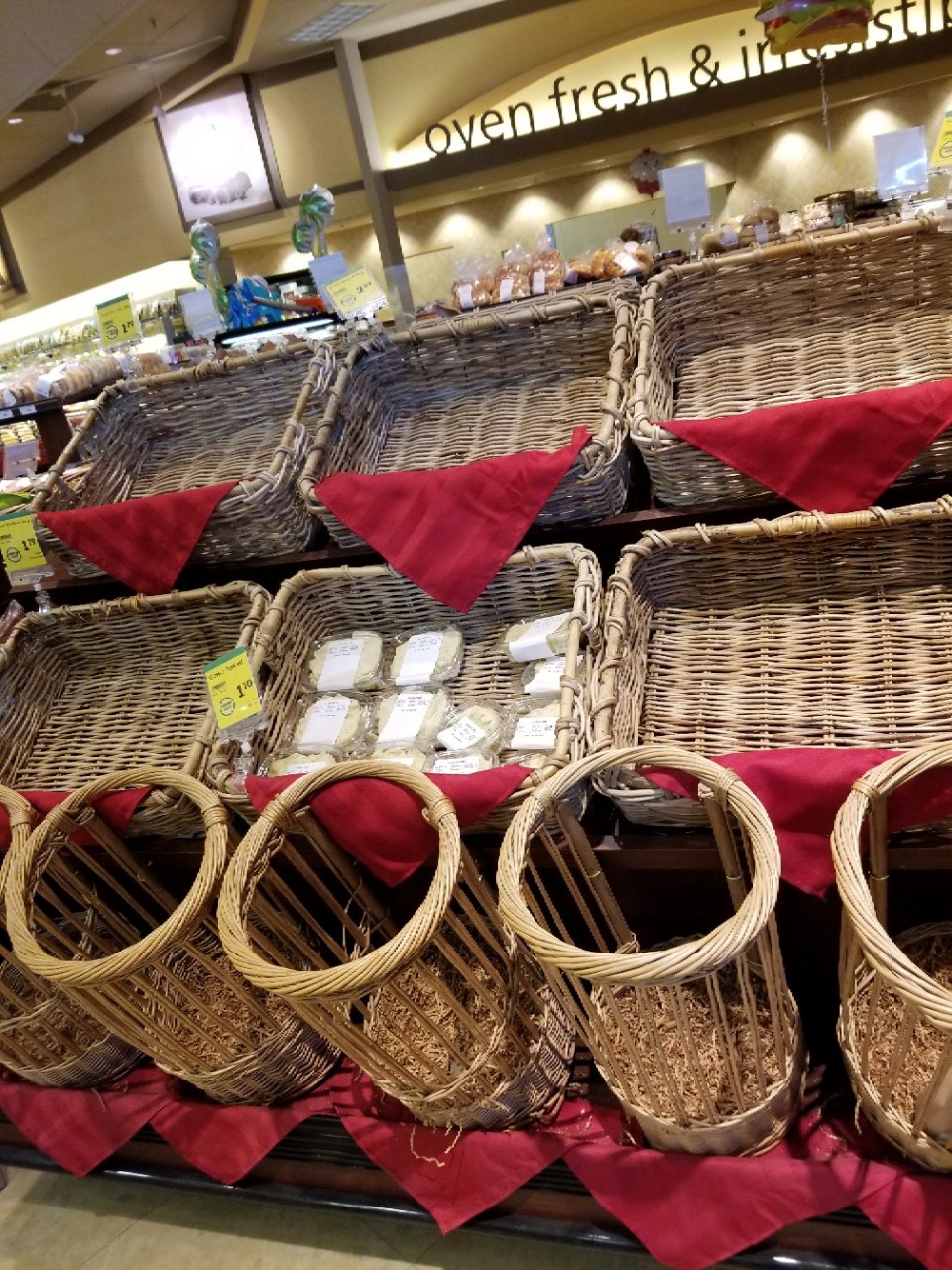 Safeway Tyndall Square | 850 Keewatin St, Winnipeg, MB R2X 3J7, Canada | Phone: (204) 694-5087