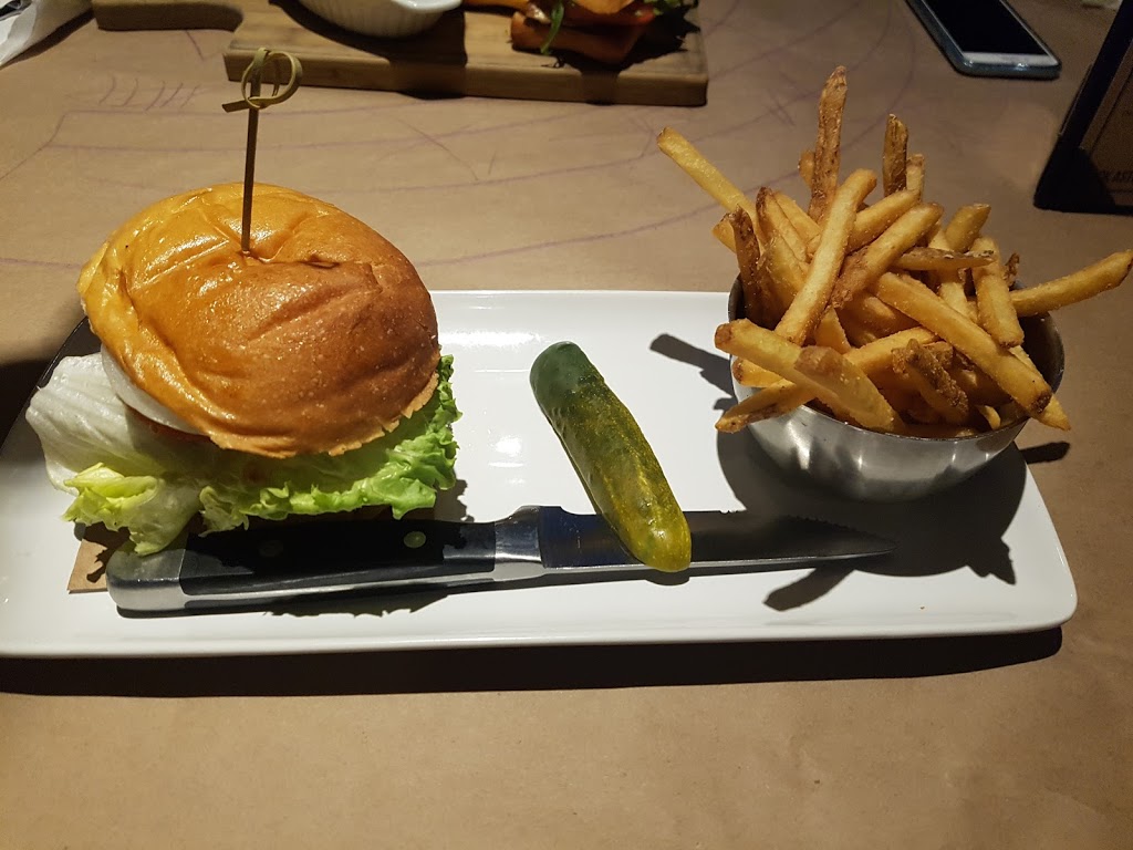 Jack Astors Bar & Grill | 88 Fanshawe Park Rd E, London, ON N5X 4C5, Canada | Phone: (519) 663-2091