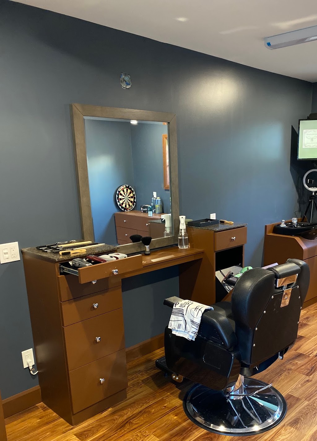 Barrys Barbers | 3989 Cullen Dr, Plympton-Wyoming, ON N0N 1J6, Canada | Phone: (226) 402-0203