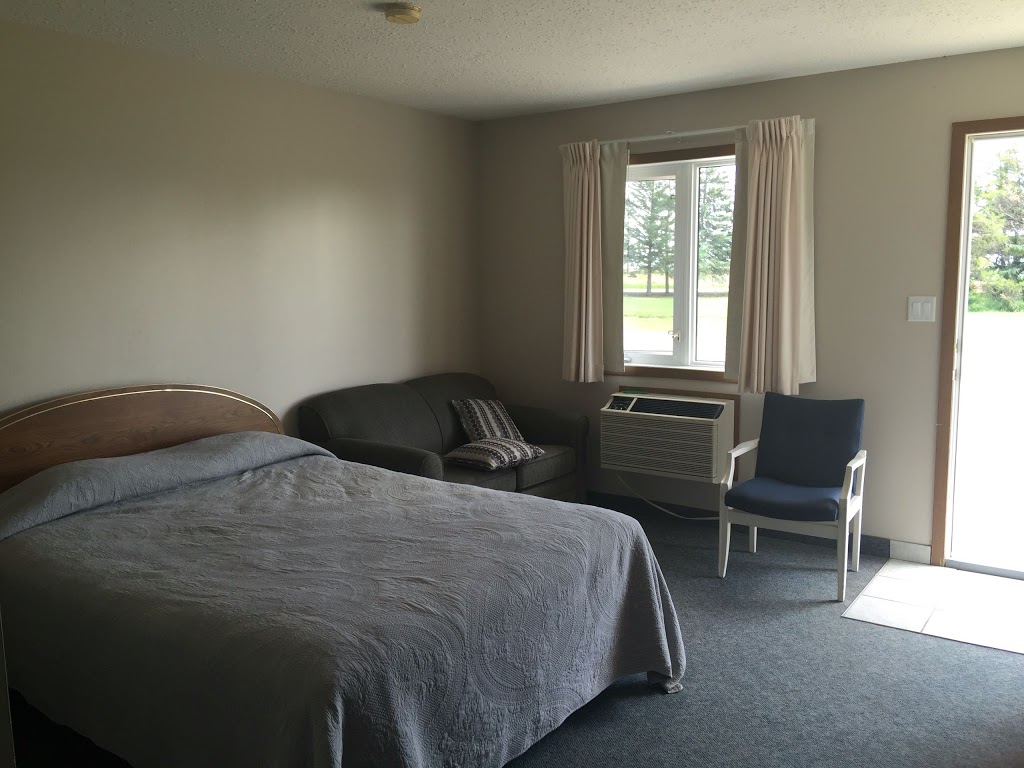 Country Girls Inn Motel | 112 Androsoff St, Blaine Lake, SK S0J 0J0, Canada | Phone: (306) 497-3233