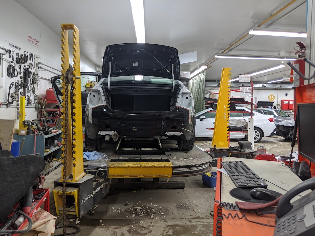 Town Autobody | 64 Salter St, Winnipeg, MB R2W 4J6, Canada | Phone: (204) 421-1300