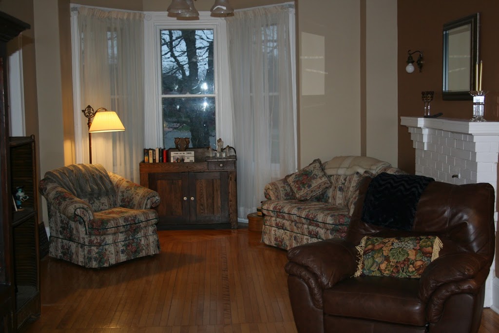 Sackville Bed and Breakfast | 7 Main St, Sackville, NB E4L 4A4, Canada | Phone: (506) 536-0101