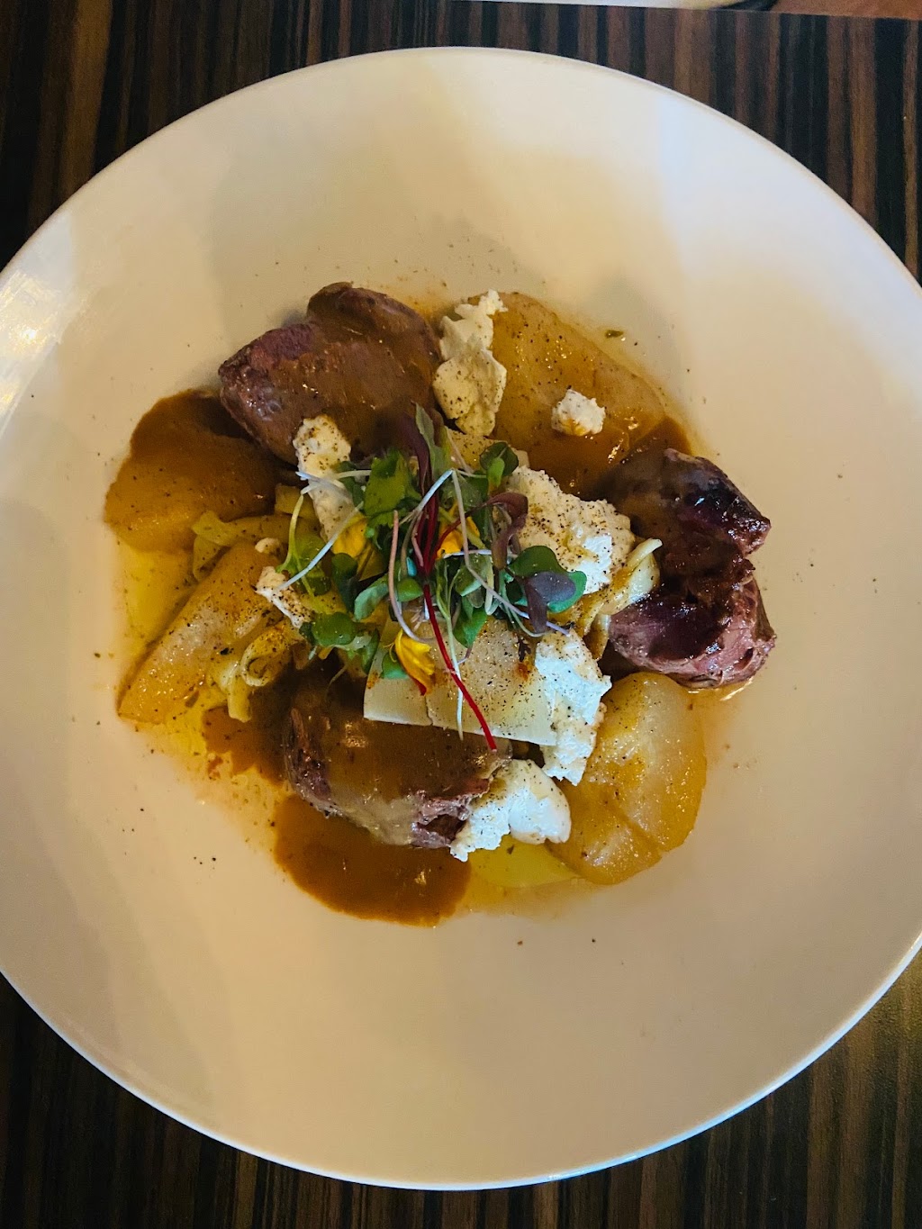 Restaurant Isola Bella - Grillades et tartares | 3437 Boulevard De La Pinière O, Terrebonne, QC J6X 0A1, Canada | Phone: (450) 326-1377