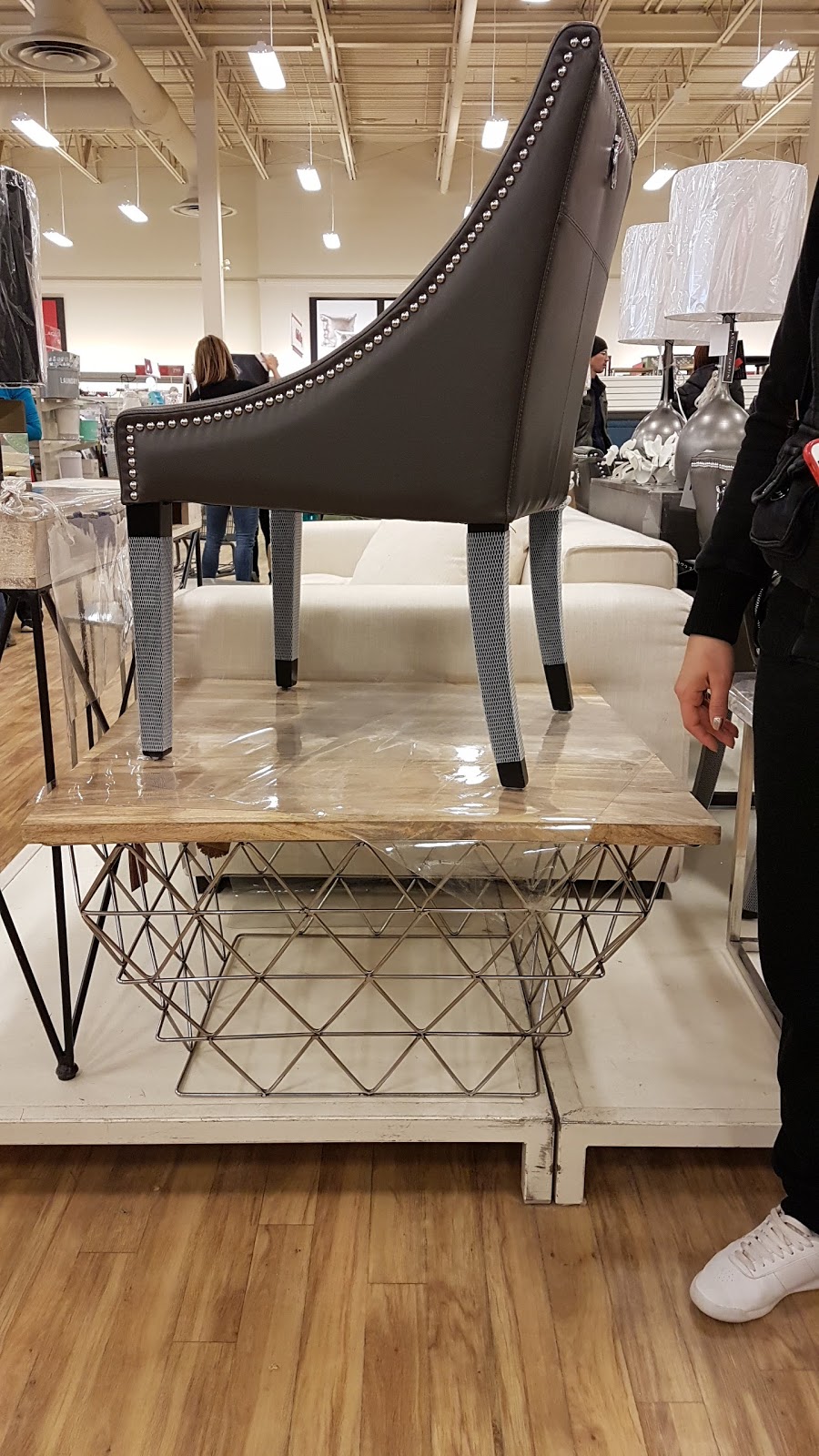 HomeSense | 17940 Yonge St, Newmarket, ON L3Y 8S4, Canada | Phone: (905) 830-4418