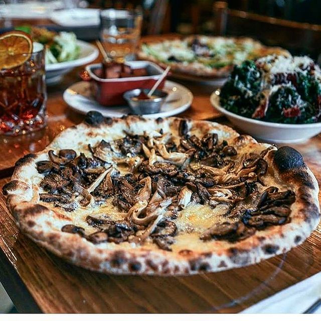 Frankies Italian | 892 Queen St E, Toronto, ON M4M 1J3, Canada | Phone: (647) 351-2524
