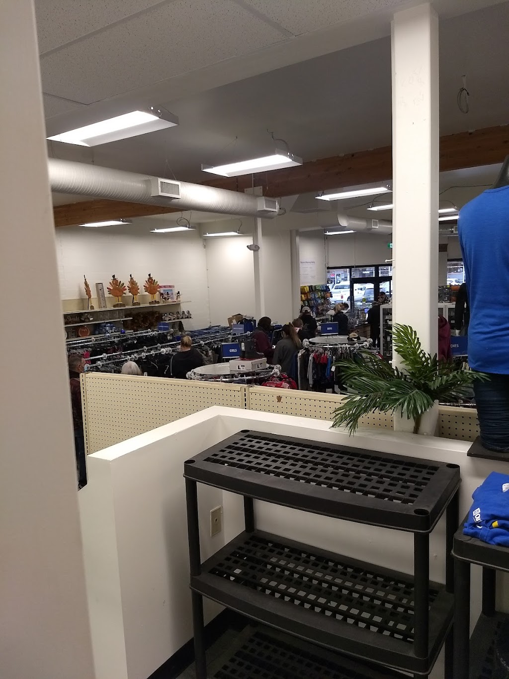 Big Box Outlet Store - Chilliwack | 5725 Vedder Rd, Chilliwack, BC V2R 3N3, Canada | Phone: (604) 847-0288
