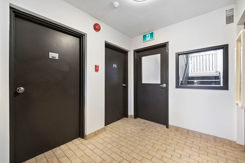 170 Grove Manor - Rental Apartments | 170 Grove St E, Barrie, ON L4M 2P7, Canada | Phone: (249) 359-6365