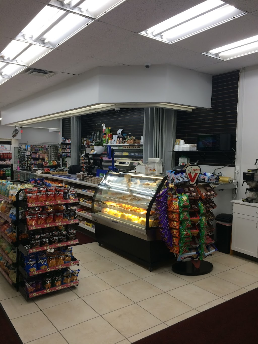 Stop & Go Convenience | 1240 Eglinton Ave W B18, Mississauga, ON L5V 1N3, Canada | Phone: (905) 858-9391