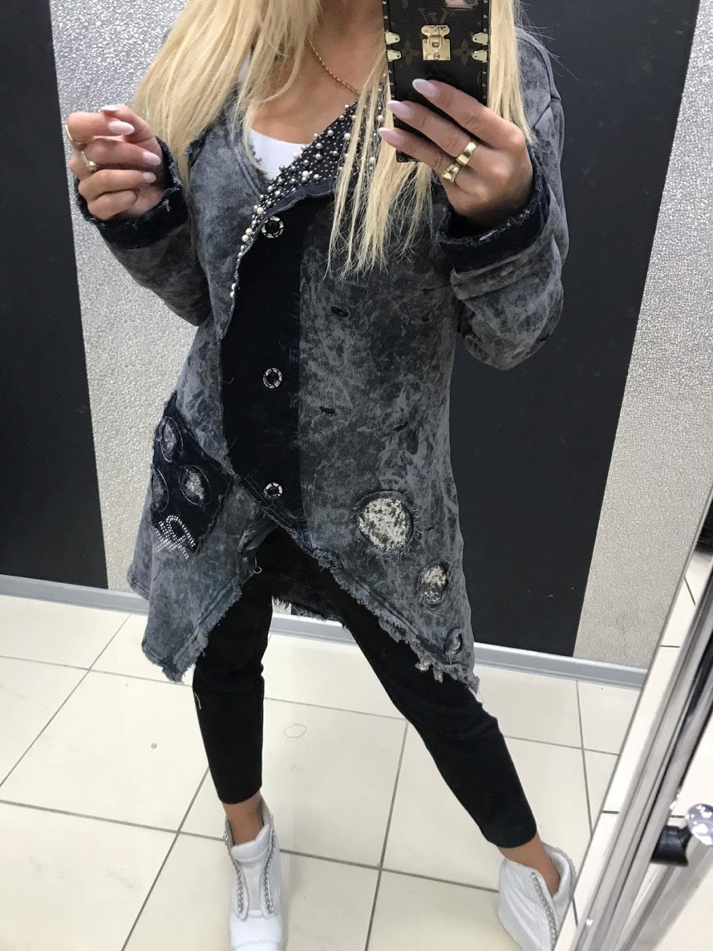 5th Avenue Fashion with Passion | 377 Burnhamthorpe Rd E #30, Mississauga, ON L5A 3Y1, Canada | Phone: (289) 644-5451