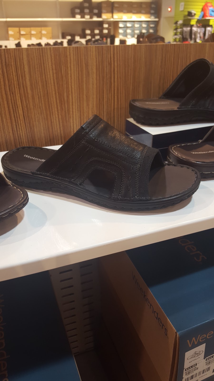 Globo Shoes | 3900 Hwy 7 #7, Woodbridge, ON L4L 6B9, Canada | Phone: (905) 264-4562